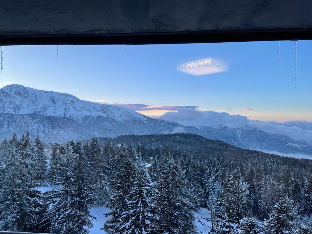 Apartment Pieds Des Pistes: Slope-side Retreat With Pool And Mountain Views