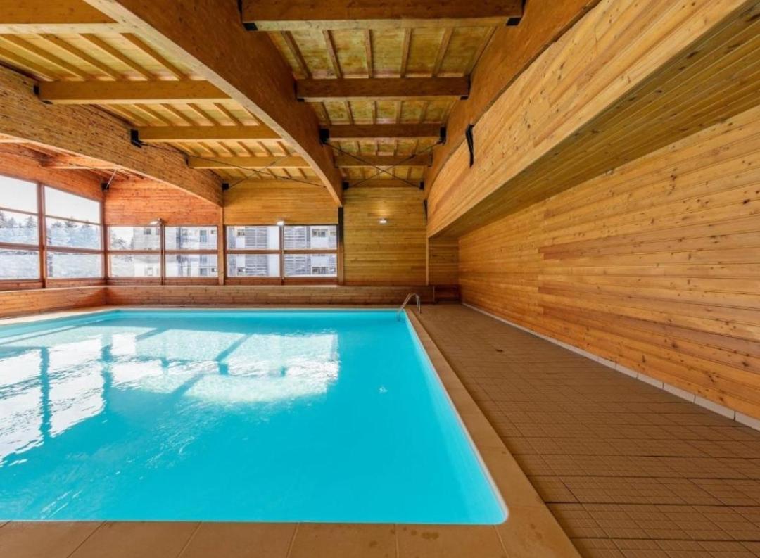 Pieds Des Pistes: Slope-side Retreat With Pool And Mountain Views Chamrousse