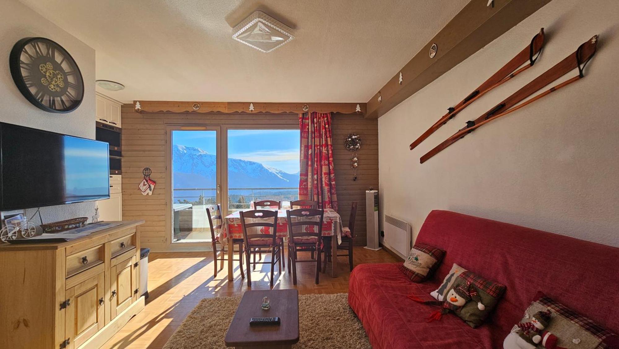 Pieds Des Pistes: Slope-side Retreat With Pool And Mountain Views * Chamrousse