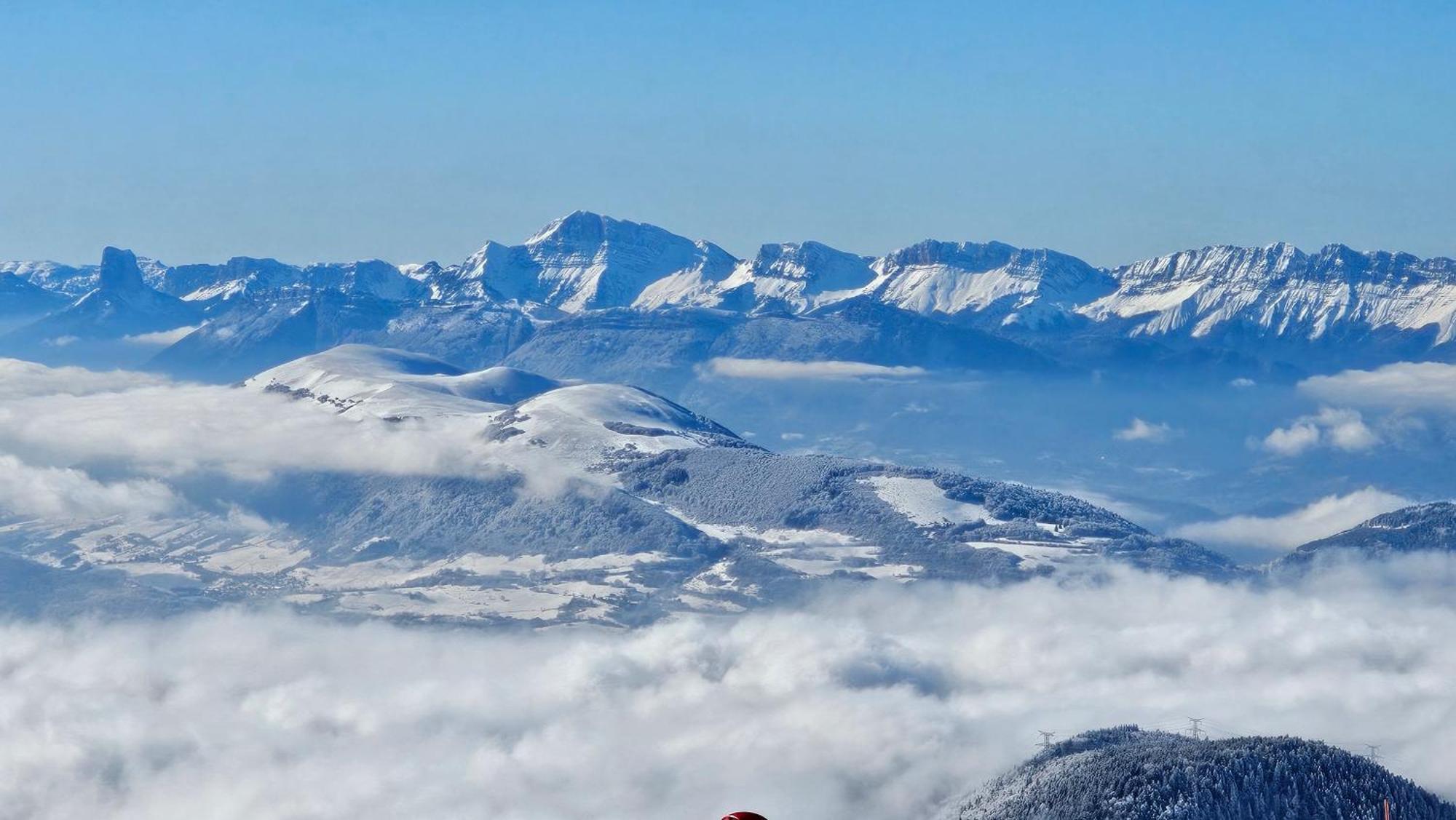 Pieds Des Pistes: Slope-side Retreat With Pool And Mountain Views