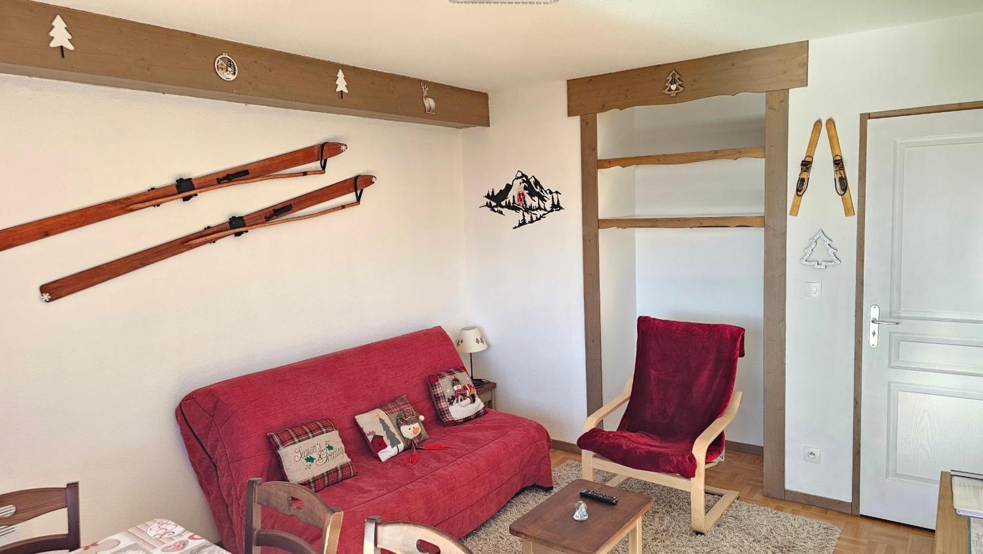 Pieds Des Pistes: Slope-side Retreat With Pool And Mountain Views Apartment Chamrousse